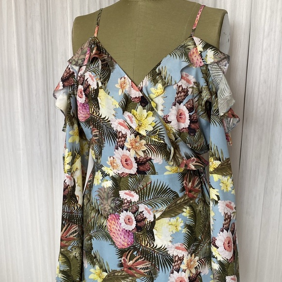 H&M wrap over spaghetti straps at shoulders! Long sleeves! maxi dress Size 10 - Picture 3 of 17